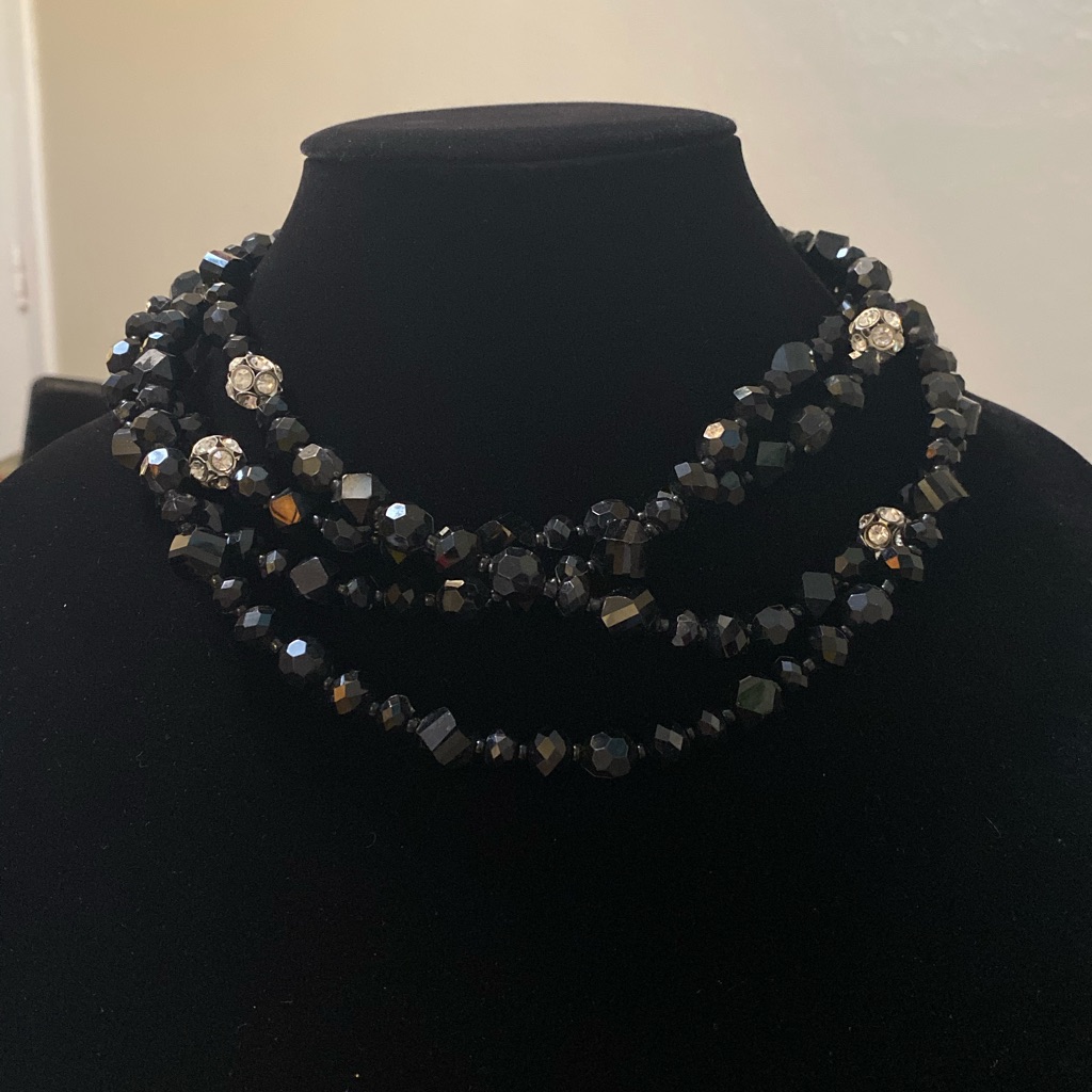 Whbm Neckalce 36$
